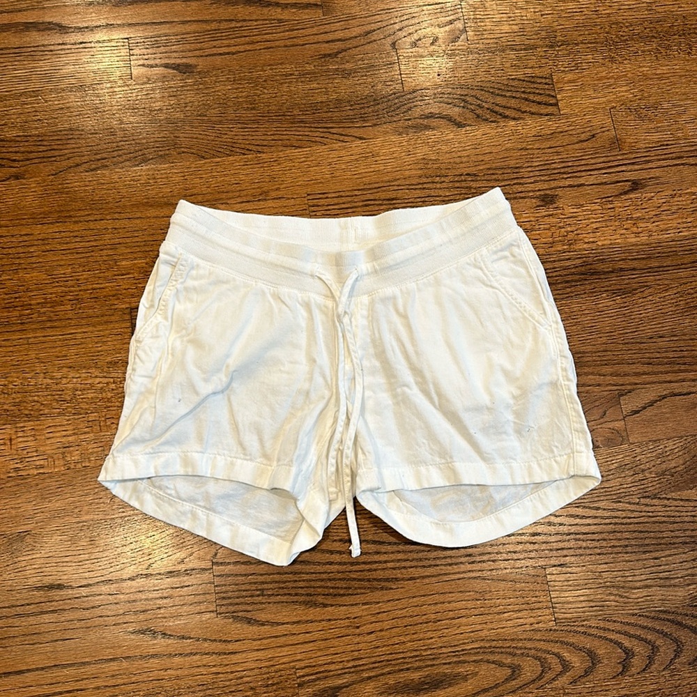 NWOT GAP Maternity Shorts